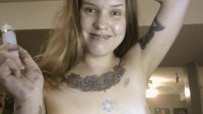 Crazy Lady Beth Chats To You And Vapes Nude on vidgratis.com