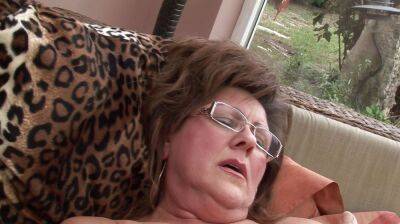 Grandma needs a young cock on vidgratis.com