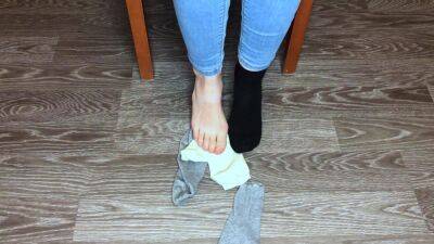 Teen Girl Shows Her Socks And Foot Fetish Pov on vidgratis.com