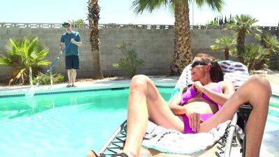 Pool boy fucks thin mature female and comes on her saggy tits on vidgratis.com