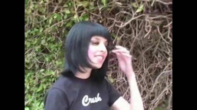 Retro hardcore - Evelyn - True Emo Goth in Fishnets in Amateur Hardcore with Cumshot on vidgratis.com