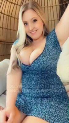 Big tits solo on vidgratis.com