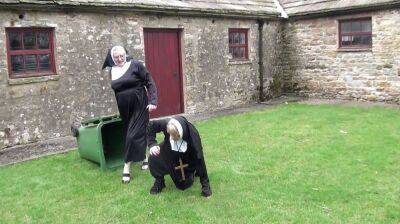 Nuns on the run - Britain on vidgratis.com