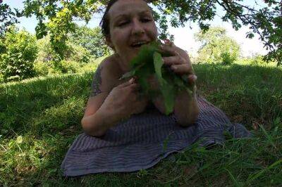 Self Whipping Under The Oak Tree on vidgratis.com