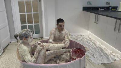 Wam - Wet And Messy - Flour And Water – The Worst Possible Sticky Horrific Mess! on vidgratis.com