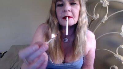 Red Lips Smoking Fetish - TacAmateurs on vidgratis.com