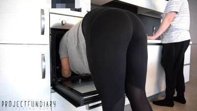 Girl in yoga leggings stuck in oven - projectsexdiary on vidgratis.com