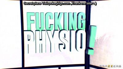 Fuck the physio while boyfriend for a physiotherapy session on vidgratis.com