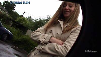 British Babe Outdoor Handjob - Britain on vidgratis.com