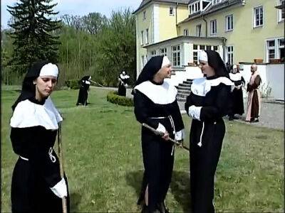 Nuns Initiations on vidgratis.com