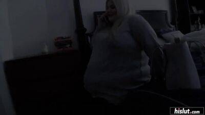 BBW Busty Brogan lifts her big belly so you can see his dick slip in! - Big tits on vidgratis.com