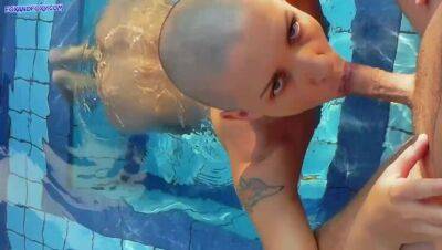 Hot anal sex at the pool with bald girl on her birthday on vidgratis.com
