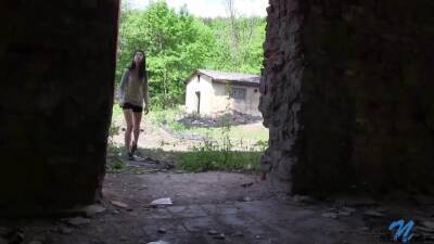Lolly Pop is masturbating and getting orgasm in the abandoned place on vidgratis.com