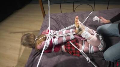 Olesya Hogtied With Of Ropes on vidgratis.com