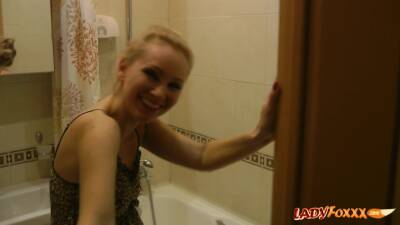 Another Shower Scene - Ladyfoxxx on vidgratis.com