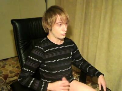 Young emo boy first ejaculation on vidgratis.com