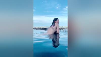 Nude Swimming Video Leaked on vidgratis.com