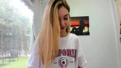 Sexy amateur hot blonde teen show webcam on vidgratis.com