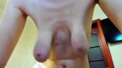 Saggy Tits Play on vidgratis.com