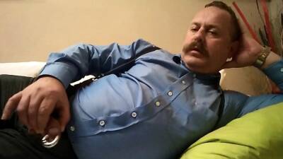 Big moustached daddy on vidgratis.com