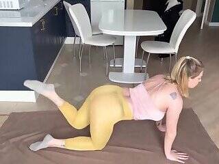 SEXY YOGA on vidgratis.com