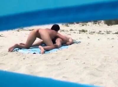 Nude Couple Spying Mature Couple Fucking Nudist Beach on vidgratis.com