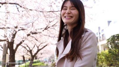A frustrated beautiful wife appears in her husband - Japan on vidgratis.com