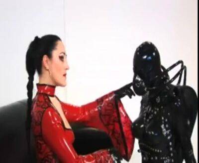 Tantalizing mistress enjoys BDSM and femdom with her submissive slaves on vidgratis.com