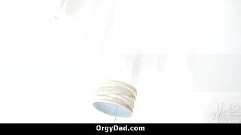 Step Daughter Fucks Her Daddy on Father's Day on vidgratis.com
