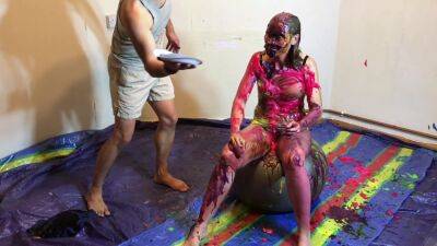 Very Naughty Sexy Girl, Playing With Custard Pies And Messy Slime on vidgratis.com