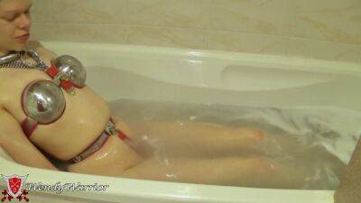 Bath In My Chastity Belt, Bra And Collar (old Video) on vidgratis.com