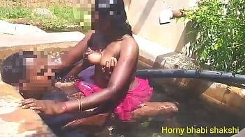 Tamil aunty bathing and fucking with uncle - India on vidgratis.com