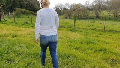 ⭐ Alice Pees Her Jeans Over And Over! Piss Compilation! - Britain on vidgratis.com