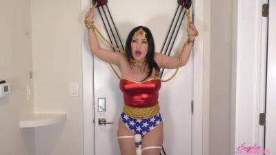 Wonder Woman Part 2 - Angela Sommers on vidgratis.com