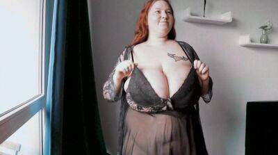 Fat Freak Mom Shows Enormous Tits on vidgratis.com