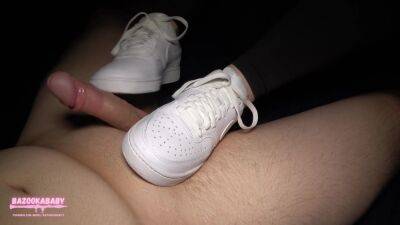 Girl Giving Shoejob And Footjob In Her New Nike Sneakers (custom Request) - Germany on vidgratis.com