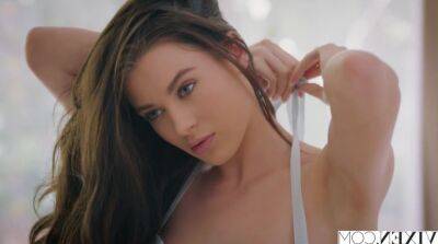 Beautiful Lana Rhoades has Intercourse with her Boss on vidgratis.com