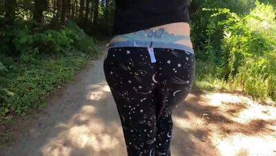 Step Mom Fat Ass Pantsing Nature on vidgratis.com