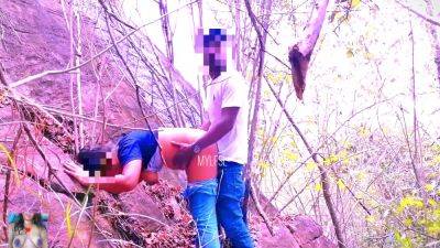 Risky Quick Public Sex In Jangal With Big Tits Girlfriend on vidgratis.com