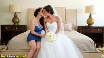 Bride shares husbands cock with stepmom in hot Threesome on vidgratis.com