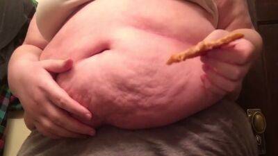 Jiggly Fat Belly Play With Burps on vidgratis.com