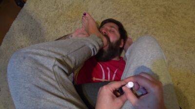 Human Foot Mat. She Uses Me As A Mat For Her Cold Feet - Russia on vidgratis.com