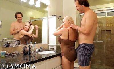 Petite blonde honey gets her pussy fucked on bathroom counter on vidgratis.com