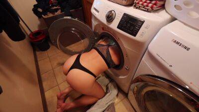 Bailey Brewer Gets Stuck In The Washing Machine And Step Bro Is There To Help on vidgratis.com