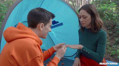 Merciless inches for the thin stepmom in sensual outdoor camping trip on vidgratis.com