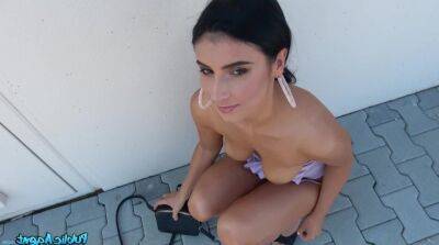 Exciting Romanian Beauty Screwed For Cash - Romania on vidgratis.com