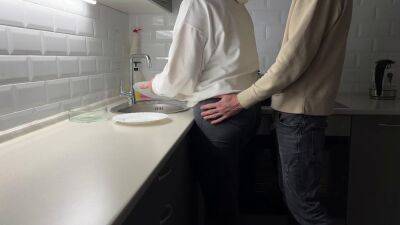 Chubby Wife with Big Tits Getting Kitchen Fuck on vidgratis.com