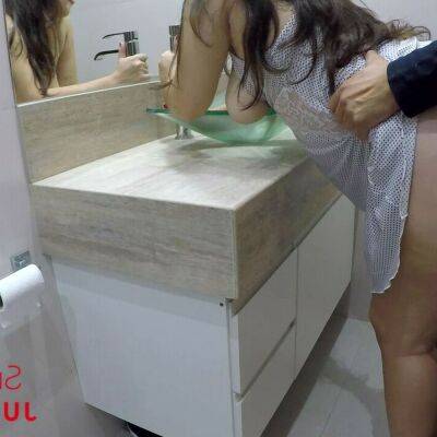 Having sex with a hot friend with a big ass in the bathroom JulieHot33 - Portugal on vidgratis.com