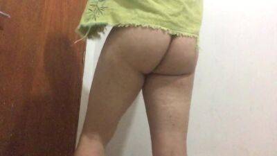 The Teacher Dropped The Towel For Her Private Student on vidgratis.com