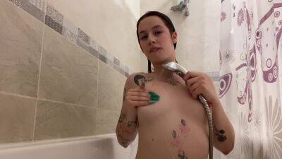 Wet Babe Having Fun In The Shower With Her Pussy on vidgratis.com